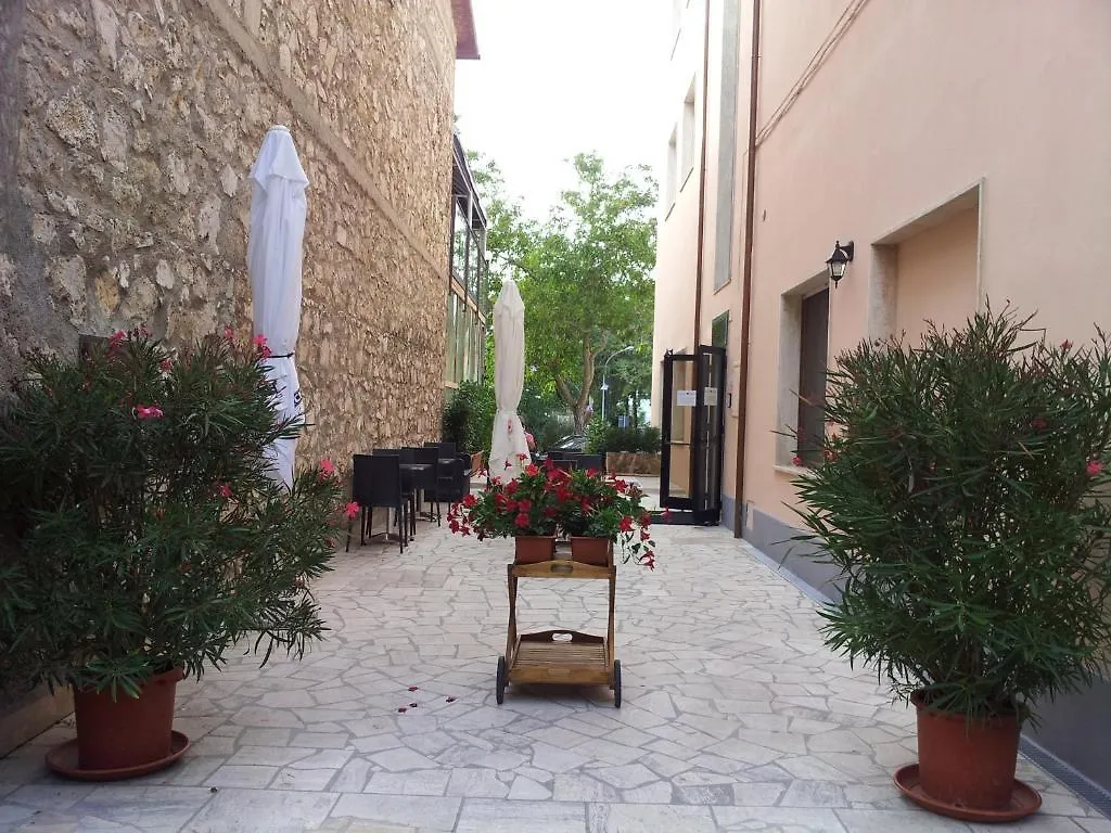 Tellus Saturnia Panzió